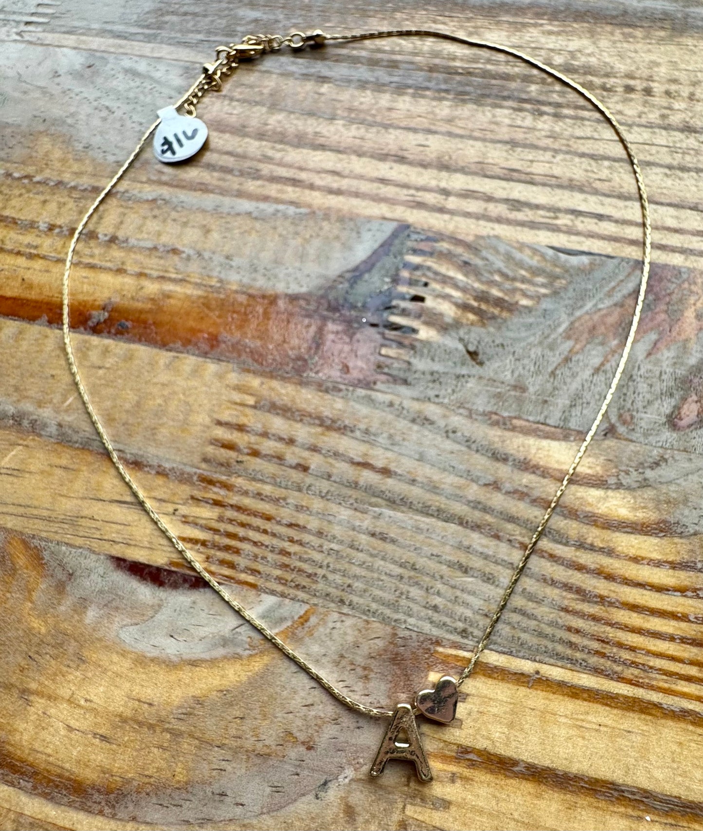 Collar inicial con corazón mini