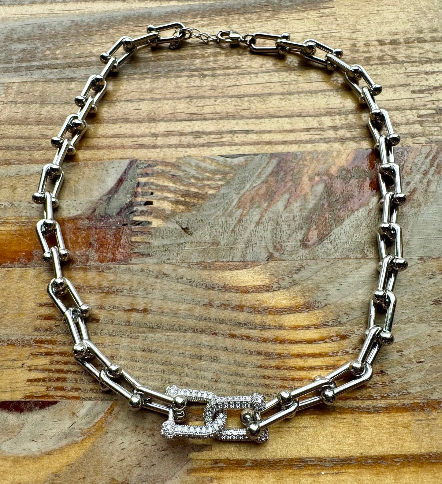 Collar plateado seguros
