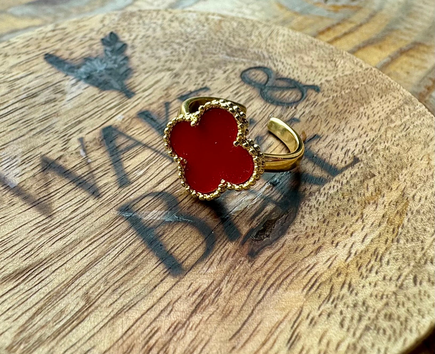 Anillo trébol ajustable