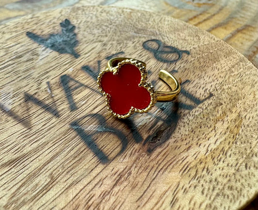 Anillo trébol ajustable