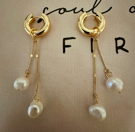 Hoops con cadena y perla madre