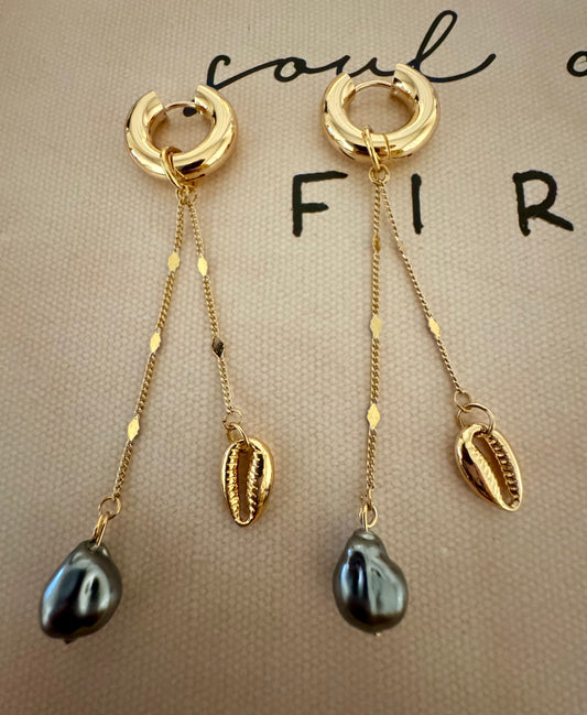 Hoops con cadena y perla madre azul